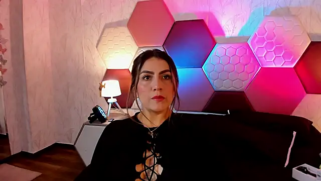 AriaRous online show from June 17, 2026, 12:18 pm
