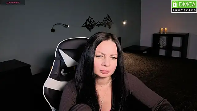 Snapshot of BettyMoon1 chatting on November 30, 2025, 10:19 am BettyMoon1 online show from November 30, 2025, 10:19 am