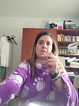 Snapshot of Sareyxon chatting on December 19, 2025, 10:00 am Sareyxon online show from December 19, 2025, 10:00 am