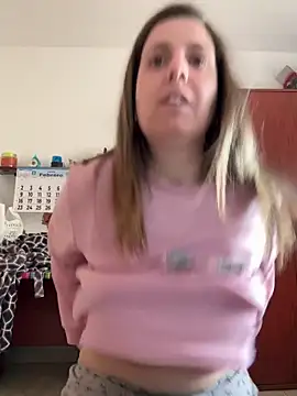 Snapshot of Sareyxon chatting on February 22, 2026, 11:20 am Sareyxon online show from February 22, 2026, 11:20 am