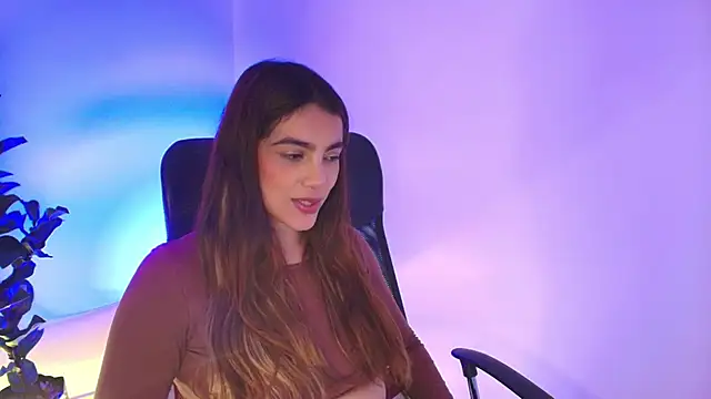 Snapshot of Julieta-8 chatting on February 5, 2026, 2:49 am Julieta-8 online show from February 5, 2026, 2:49 am