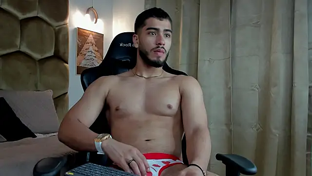 Franco banderas online show from February 14, 2026, 2:03 pm