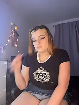 kira velour online show from December 18, 2025, 12:17 am