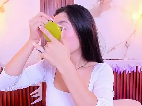 MiaLovely1 online show from December 20, 2025, 7:54 pm