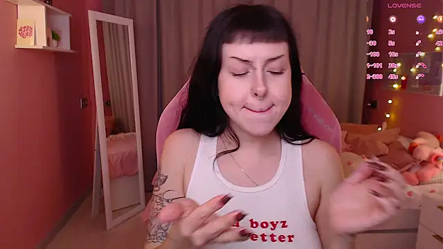 Snapshot of Eliza_Bennet chatting on December 1, 2025, 10:31 am Eliza Bennet online show from December 1, 2025, 10:31 am