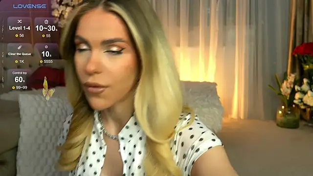 ChloeVelvetx online show from March 3, 2026, 9:42 pm