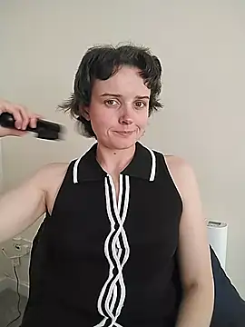 Amy01112 online show from June 8, 2026, 4:51 pm