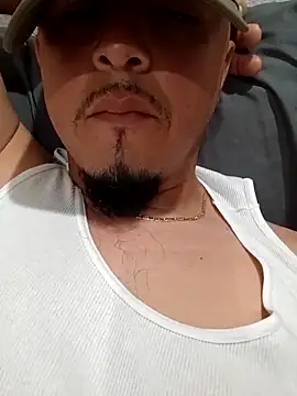 Snapshot of Lalin2323 chatting on February 24, 2026, 12:41 am Lalin2323 online show from February 24, 2026, 12:41 am