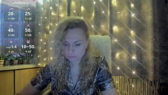 LanaLight x online show from December 23, 2025, 6:22 am