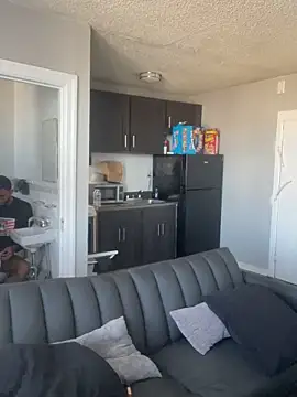 Snapshot of Phashotkid2 chatting on December 1, 2025, 4:01 pm Phashotkid2 online show from December 1, 2025, 4:01 pm