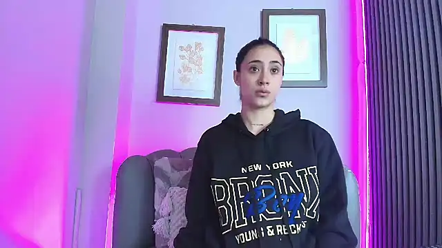 Ariana collinss online show from March 26, 2026, 12:11 pm