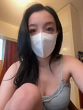 nayomi 34f online show from April 9, 2026, 3:28 am