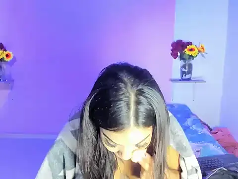 18teenssexy online show from December 17, 2025, 11:27 am