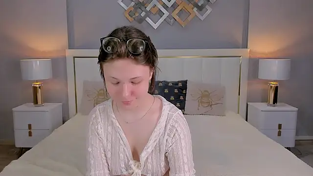 YONA WINK online show from March 27, 2026, 5:35 am