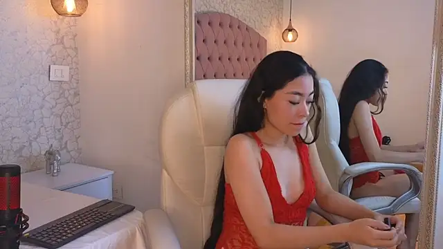 viiolet whitee online show from December 15, 2025, 8:13 pm