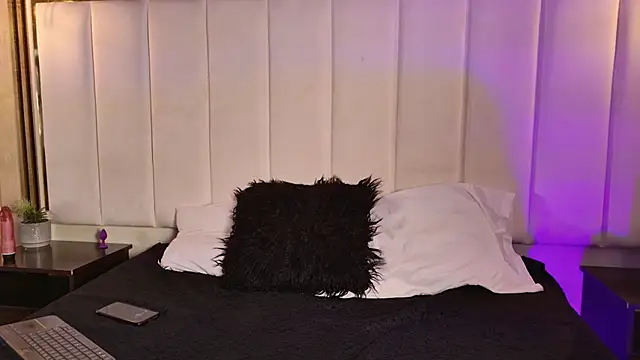 HannyJones online show from December 22, 2025, 12:46 pm