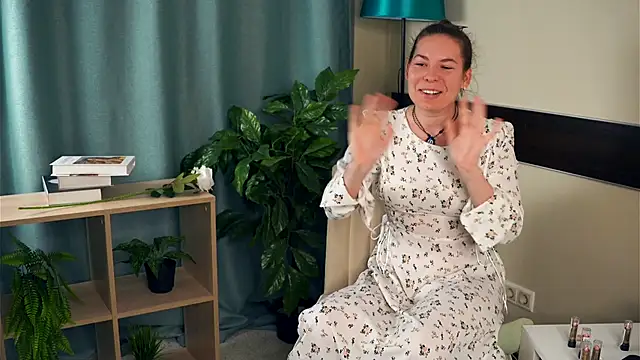 KourtneyFust online show from December 2, 2025, 9:25 am