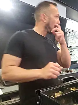 kunzpl online show from April 17, 2026, 7:44 am