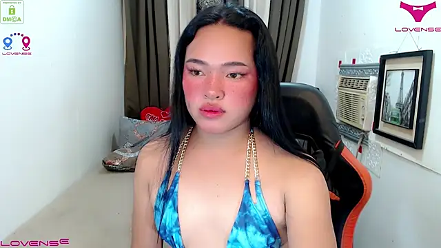 Fantacyloverr online show from December 4, 2025, 4:48 pm