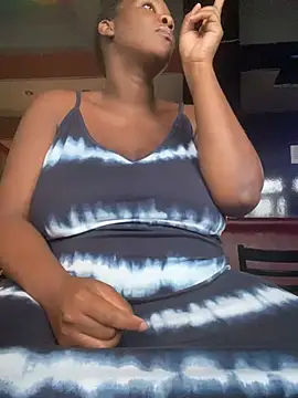 Snapshot of GiantClithpee chatting on December 25, 2024, 9:00 pm GiantClithpee online show from December 25, 2024, 9:00 pm