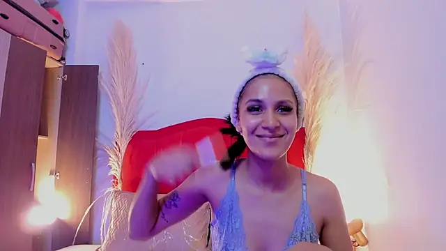 Samantha luv  online show from April 4, 2026, 10:07 pm