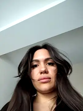 Snapshot of SiennaLuxexx chatting on May 5, 2026, 11:29 am SiennaLuxexx online show from May 5, 2026, 11:29 am