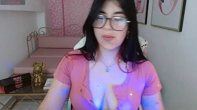 Nina harpper  online show from April 9, 2026, 1:05 pm