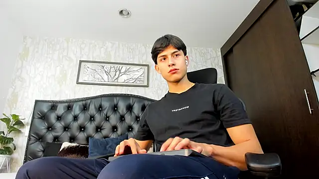 Lander Cruz online show from March 24, 2026, 8:14 pm