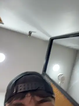 Lander Cruz online show from May 14, 2026, 3:41 pm
