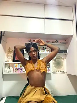 KEIKEI o online show from December 2, 2025, 5:35 am