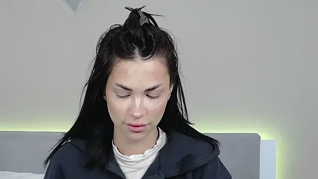 RachaelMils online show from February 18, 2026, 4:08 am