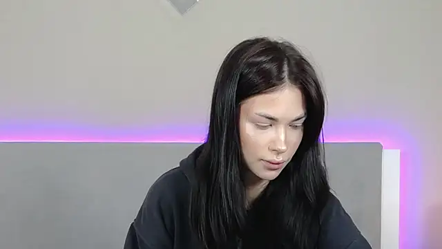 RachaelMils online show from March 27, 2026, 4:07 am