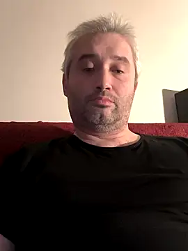 Olomoucak1982 online show from December 16, 2025, 2:55 pm