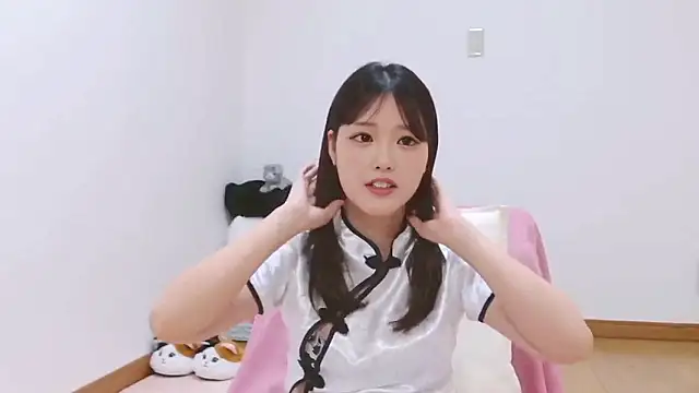 mashiro-desu online show from December 22, 2025, 4:42 am