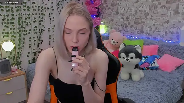 Gina Gina love online show from June 10, 2026, 2:23 am