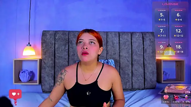 Snapshot of RousseVyxen chatting on January 14, 2026, 7:30 pm RousseVyxen online show from January 14, 2026, 7:30 pm