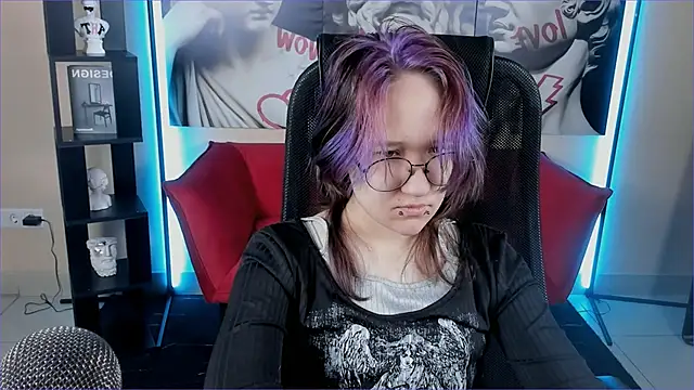 Sylvia Reed online show from December 22, 2025, 7:16 am