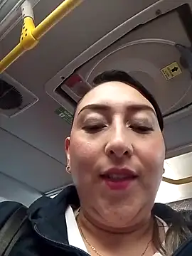 Valeria montana  online show from March 11, 2026, 11:16 am