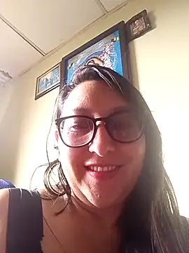Snapshot of Valeria_montana_ chatting on April 19, 2026, 3:22 pm Valeria montana online show from April 19, 2026, 3:22 pm