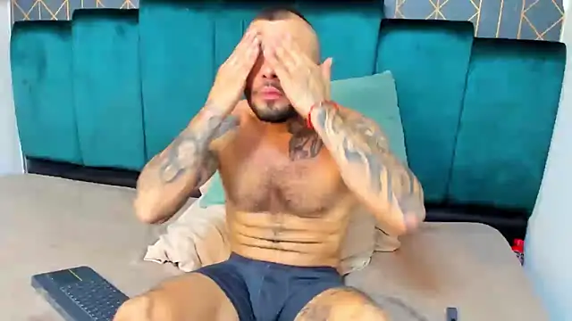 Snapshot of lucky_smith1 chatting on December 16, 2025, 5:40 pm lucky smith1 online show from December 16, 2025, 5:40 pm