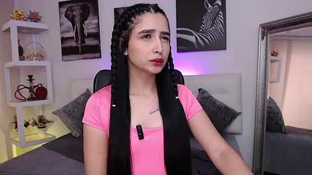 mialiore online show from December 17, 2025, 12:44 pm