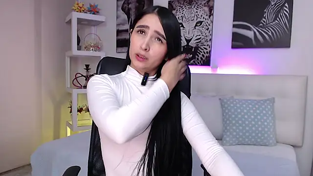 mialiore online show from December 19, 2025, 12:45 pm