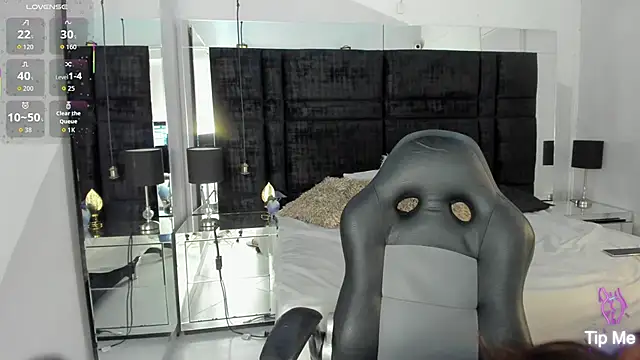 Snapshot of Zoei_Moon chatting on January 18, 2026, 5:39 pm Zoei Moon online show from January 18, 2026, 5:39 pm