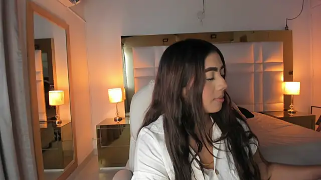 Snapshot of Zoei_Moon chatting on February 3, 2026, 6:24 pm Zoei Moon online show from February 3, 2026, 6:24 pm