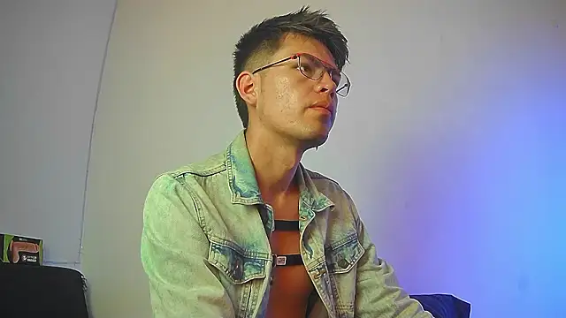 nicolatinboy online show from February 9, 2026, 9:08 pm