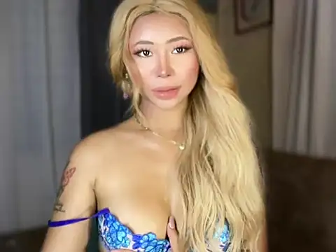 Snapshot of Your_innocentwomenxx chatting on March 31, 2026, 1:00 pm Your innocentwomenxx online show from March 31, 2026, 1:00 pm