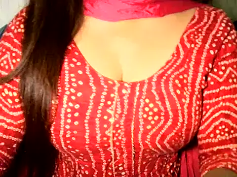 Hotty Suzuka online show from May 20, 2026, 4:07 am