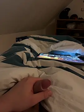 hannes256102 online show from April 5, 2026, 9:45 pm