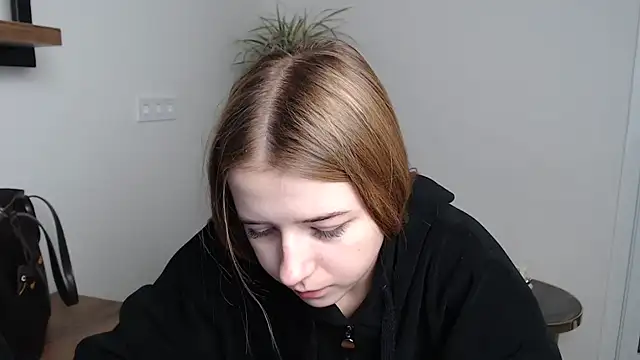 SweetBellaa  online show from December 5, 2025, 10:02 am