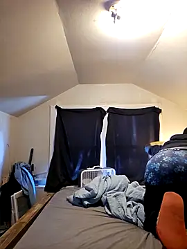 iLOVETRAY96 online show from April 7, 2026, 4:51 pm